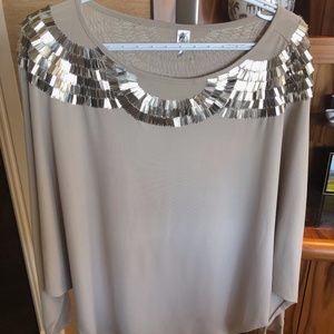 Silk Top grey with adornments